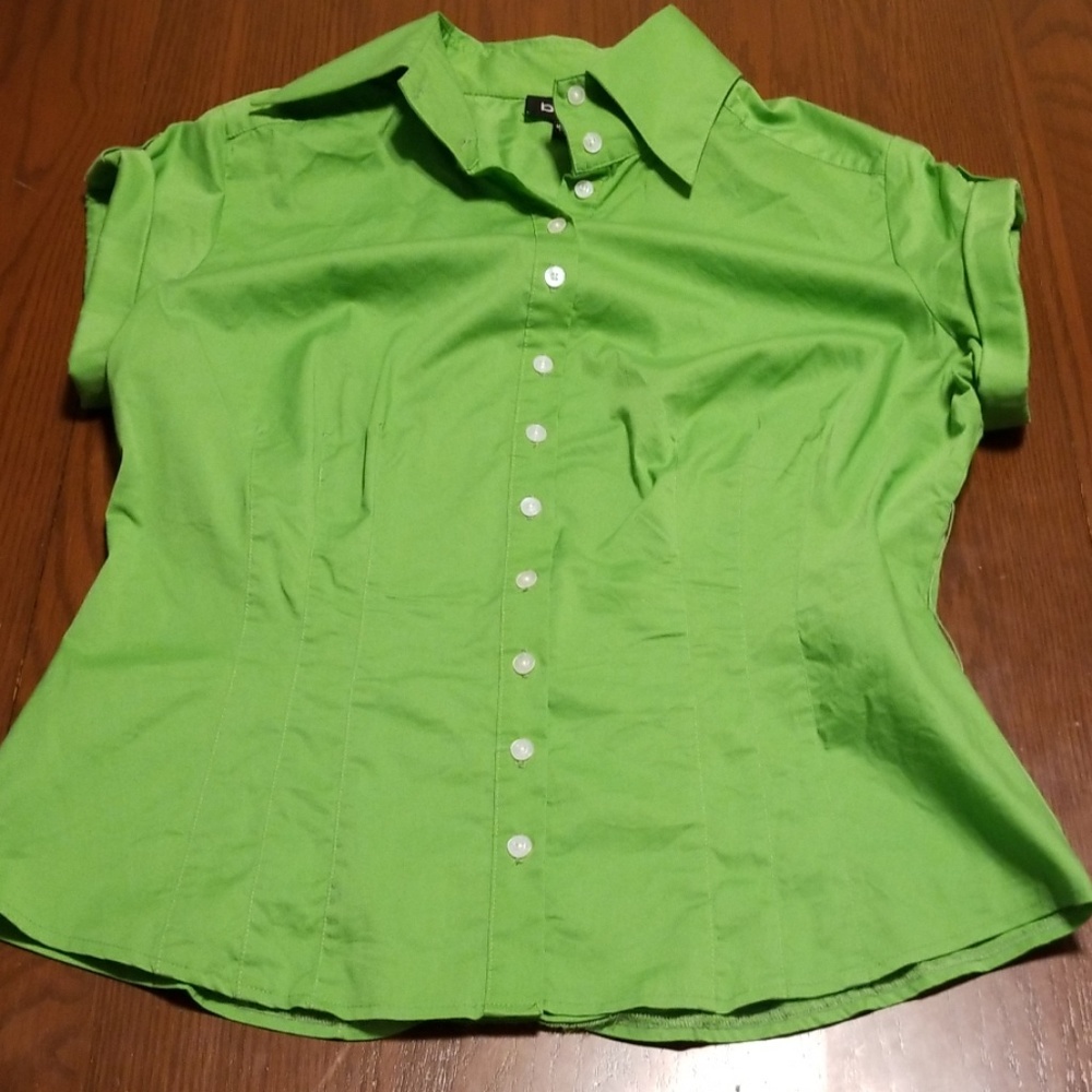 Bebe green button down top H208:5:319